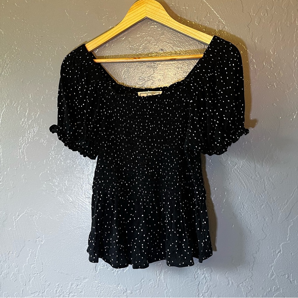 Casual spring shirt size L but can fit M both women’s/ juniors